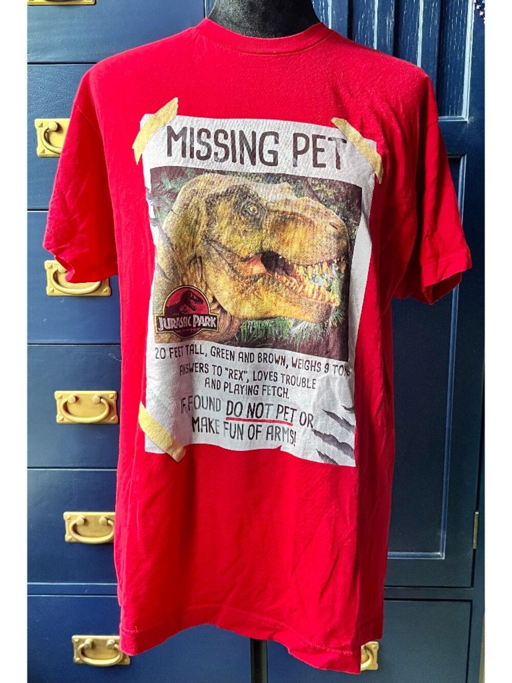 Jurassic World "Missing Pet" T-Rex Red T-shirt Mens Large Hot Topic